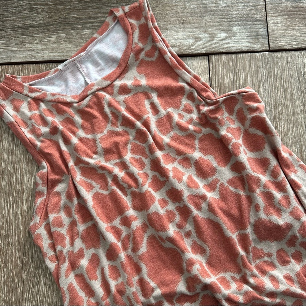 Bombom Casual Sleeveless Giraffe Print Dress in tan with peachy Orange, Size XL